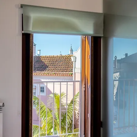 Besmart Suites With Private Wc By Home Sweet Home Aveiro 3* アヴェイロ